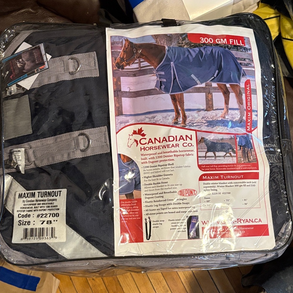 Canadian Horsewear horse winter Turnout Blanket 75 & 78